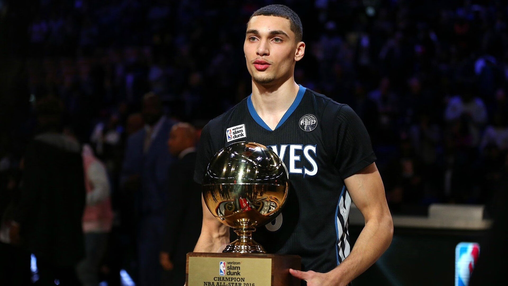 “球场内外：球员的动人故事和激情人生”，关于球员